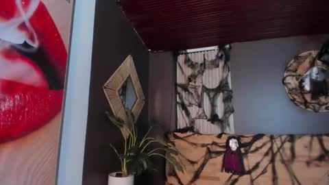 Val  online show from October 29, 11:25 am