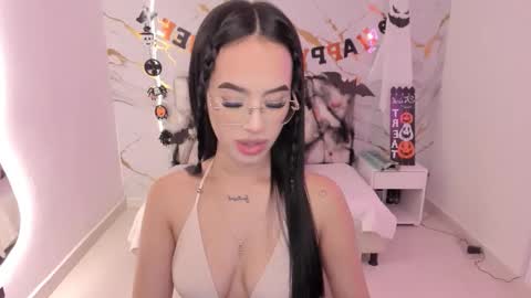    online show from November 1, 1:04 pm