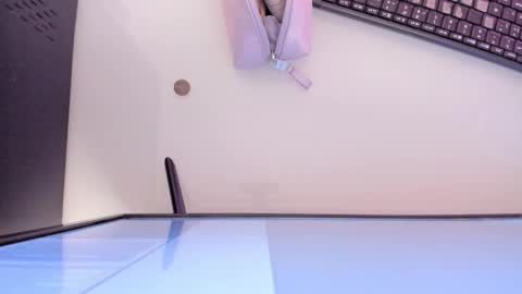    online show from November 3, 12:09 pm