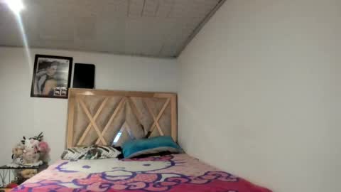 mia kaneee online show from November 24, 12:01 am