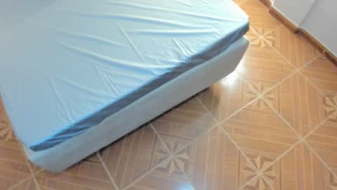 Mia online show from February 3, 2:32 am