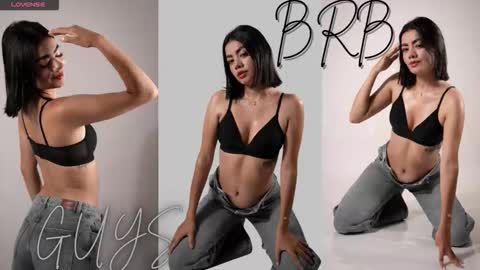 Mia online show from December 14, 2:17 am