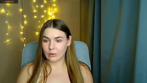 mia_lemm online show from November 14, 12:16 pm
