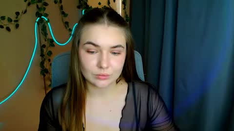 mia_lemm online show from March 17, 7:34 am