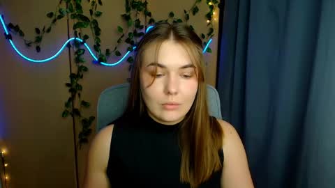mia_lemm online show from February 25, 8:57 am