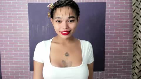 Snapshot of mia_lover9 chatting on October 14, 8:17 am M I A online show from October 14, 8:17 am