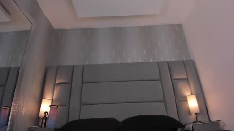    online show from November 22, 8:22 pm