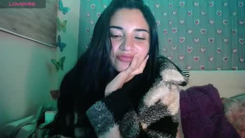 Snapshot of mia_petitebaby chatting on October 31, 3:41 am  Ma  online show from October 31, 3:41 am