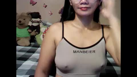 Snapshot of mia_rein chatting on January 20, 12:57 am mia_rein online show from January 20, 12:57 am
