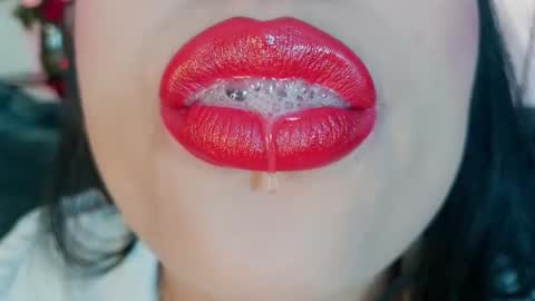 Mia online show from March 2, 10:15 pm