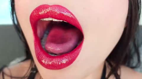 Mia Roux online show from September 12, 9:11 pm