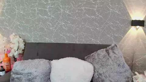 Mia Roux online show from January 16, 6:48 pm