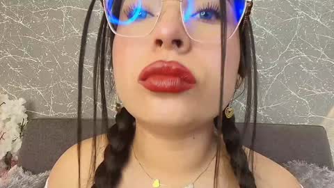 Mia Roux online show from January 30, 7:59 pm