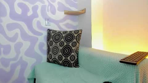 Mia . online show from December 19, 1:47 pm