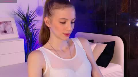 Mia online show from March 2, 7:15 am