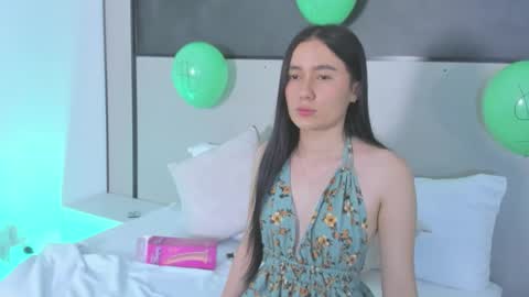 M I A online show from March 17, 12:20 pm