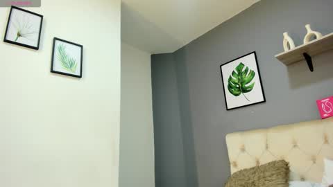 mia_smith_x online show from December 4, 11:27 pm