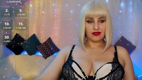 mia_sunn online show from July 14, 2:05 am