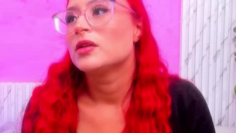 Mia online show from December 15, 11:48 am