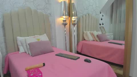mia_tentacion__ online show from June 11, 3:36 am