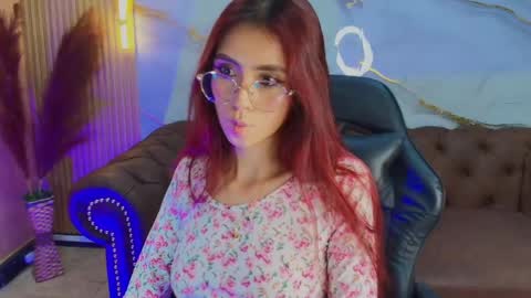 Snapshot of mia_tf chatting on October 2, 1:49 pm Mia online show from October 2, 1:49 pm