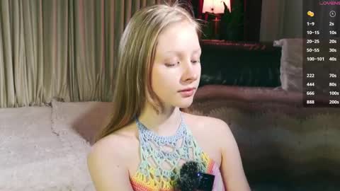 Mia online show from November 16, 5:57 pm