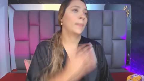 Mia online show from November 14, 12:16 pm