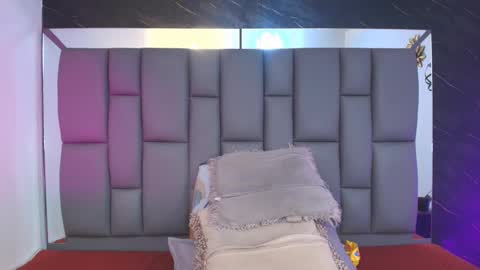 Mia online show from January 14, 12:10 pm