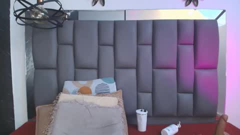 Mia online show from January 9, 6:12 pm