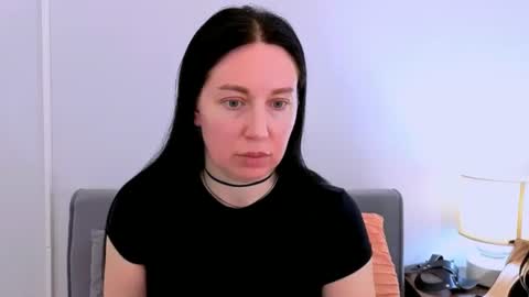 Mia online show from March 4, 5:19 pm