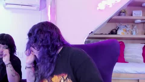 Mia online show from November 4, 3:00 am