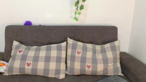 miaanderson__ online show from April 14, 1:11 pm