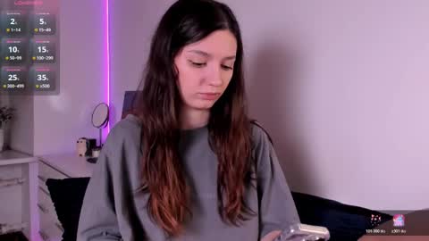 mia online show from March 28, 12:00 am