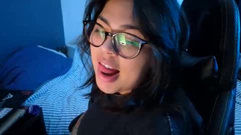 Mia online show from April 25, 1:19 am