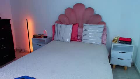 Mary online show from September 13, 2:03 pm