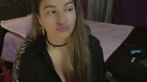 Mia online show from February 7, 4:27 am