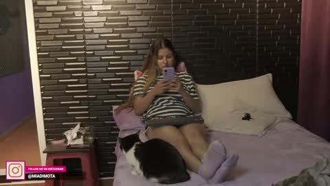 Mia online show from January 26, 4:51 am