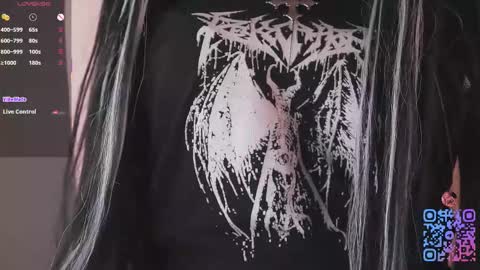 Mia online show from November 11, 8:22 am