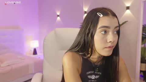 Snapshot of miagomez1 chatting on September 26, 1:53 pm Mia Gomez online show from September 26, 1:53 pm