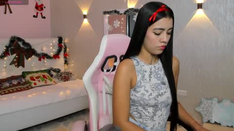 Snapshot of miagomez1 chatting on December 28, 12:24 pm Mia Gomez online show from December 28, 12:24 pm