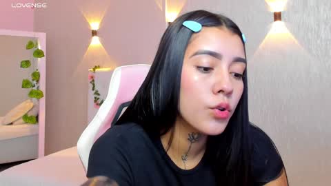 Snapshot of miagomez1 chatting on January 30, 1:53 pm Mia Gomez online show from January 30, 1:53 pm