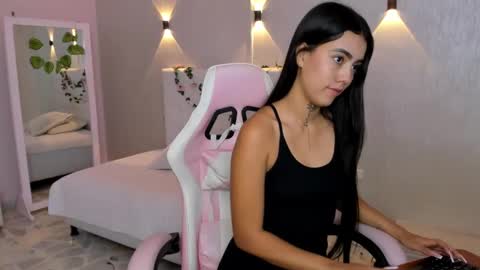 Snapshot of miagomez1 chatting on February 27, 1:28 pm Mia Gomez online show from February 27, 1:28 pm