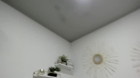 Snapshot of miah_bigboobs chatting on February 17, 11:02 am Miah Collins online show from February 17, 11:02 am