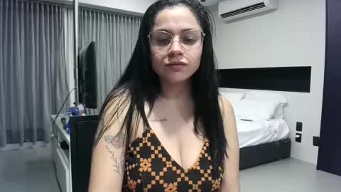 Snapshot of miahale chatting on February 27, 2:42 am Ms Mia Owner Of Your Mind online show from February 27, 2:42 am