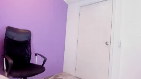 miajhonsonx online show from November 15, 3:46 pm