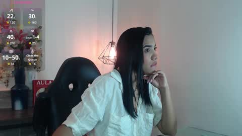 Mia online show from March 25, 11:57 am