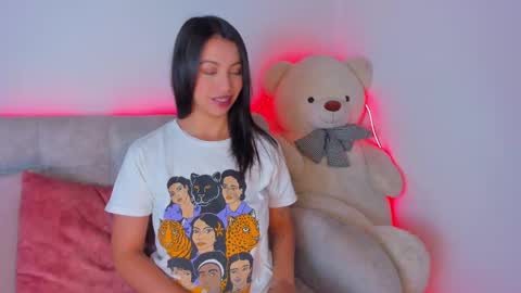 Snapshot of miakris1 chatting on February 14, 10:49 am miakris1 online show from February 14, 10:49 am