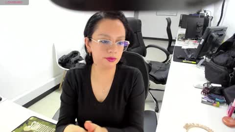 Mia  online show from January 13, 3:45 am