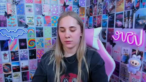 miamilas online show from April 8, 3:25 pm