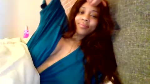 MiaMuffn online show from April 8, 6:54 pm